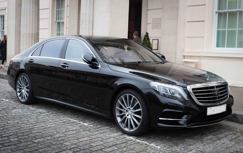 Italy private driver airport pickup minivan